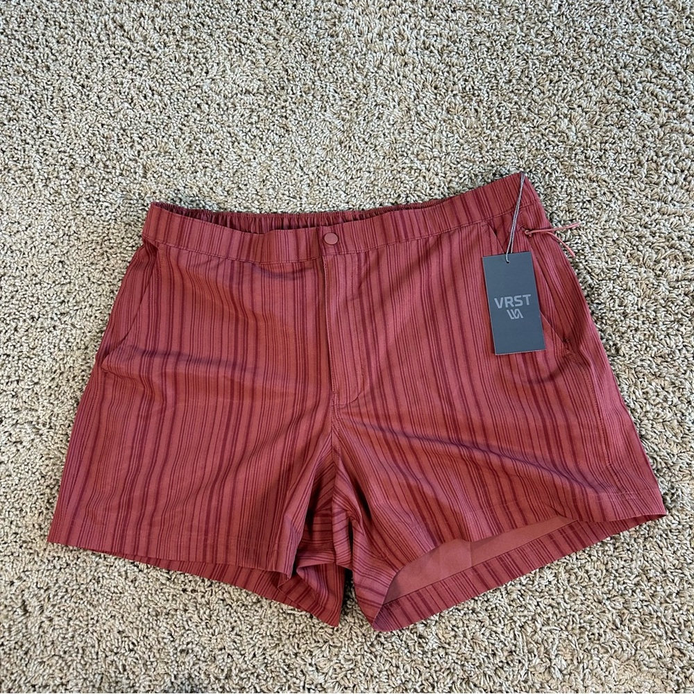 $58NWT VRST Mens Large Resort Short 5"Desert Print Rust Calm Stripe 4Way Stretch